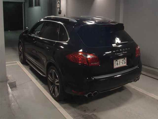 2010 Porsche ポルシェ カイエン 4WD Turbo auction photo 2