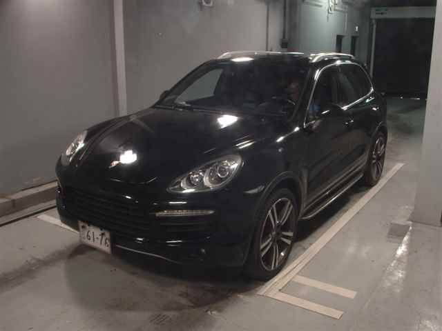 2010 Porsche ポルシェ カイエン 4WD Turbo auction photo 4