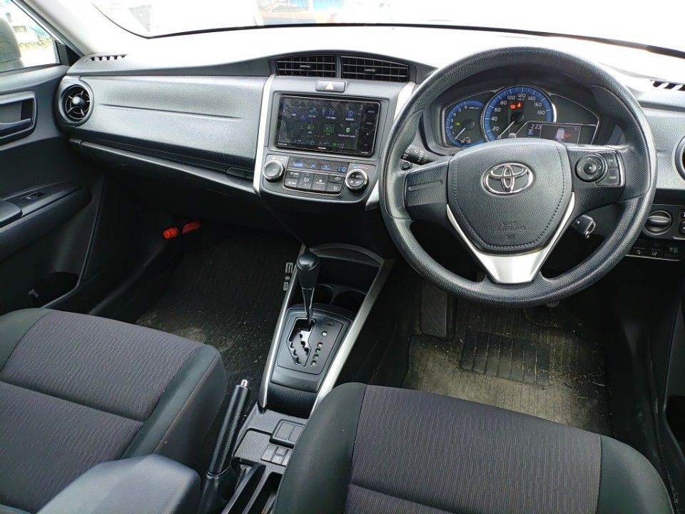 2018 Toyota Corolla Fielder auction photo 3