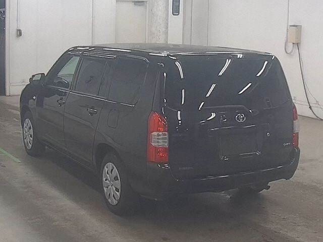 2024 Toyota Probox ハイブリッドF auction photo 2