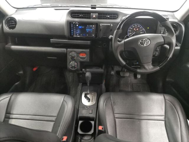 2024 Toyota Probox ハイブリッドF auction photo 3