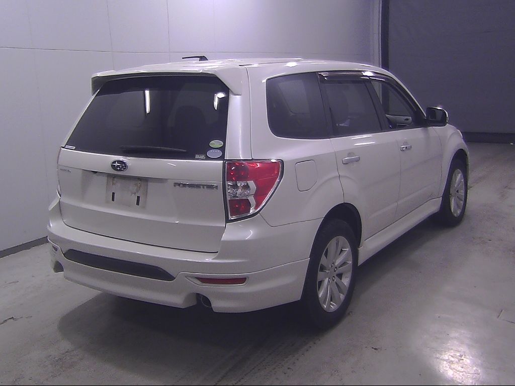 2011 Subaru Forester 2.0XS auction photo 2