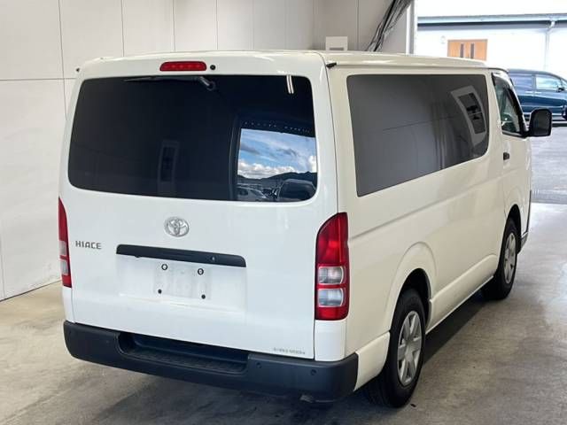 2023 Toyota Hiace DX auction photo 3
