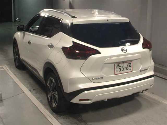 2021 Nissan Kicks X auction photo 2