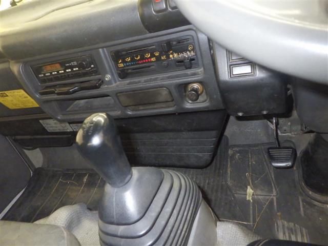2006 Isuzu Elf dump auction photo 7