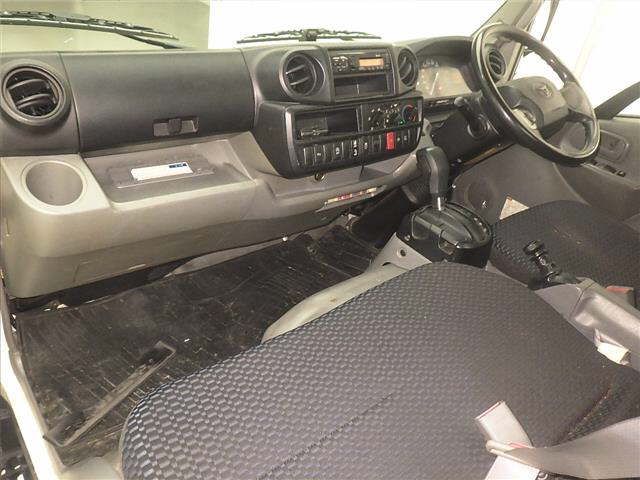 2019 Toyota Dyna 2-ton Full Just Low D-TB PC auction photo 4
