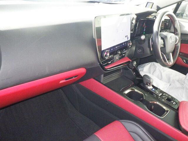 2024 Lexus NX NX350H F Sport 4WD auction photo 3