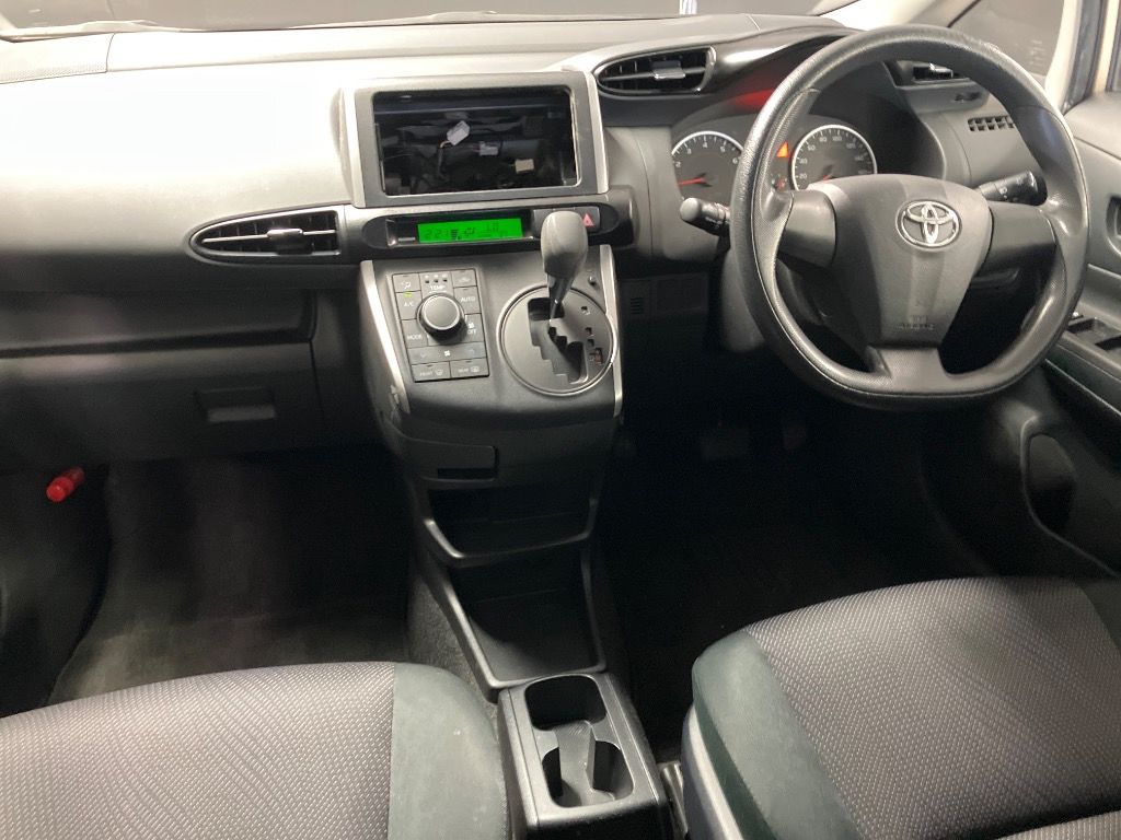 2015 Toyota Wish 1.8X auction photo 3