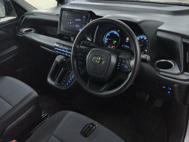 2024 Toyota Noah Hybrid X auction photo 3