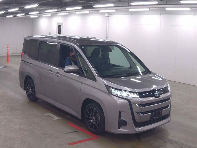 Japan Auction Vehicles 8 2024 Toyota Noah Hybrid X auction photo