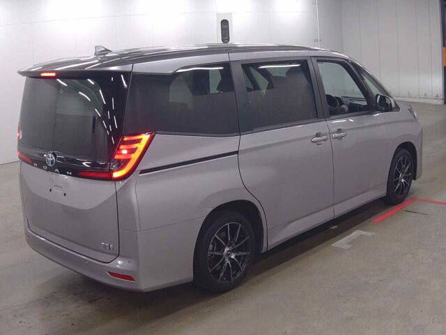2024 Toyota Noah Hybrid X auction photo 5