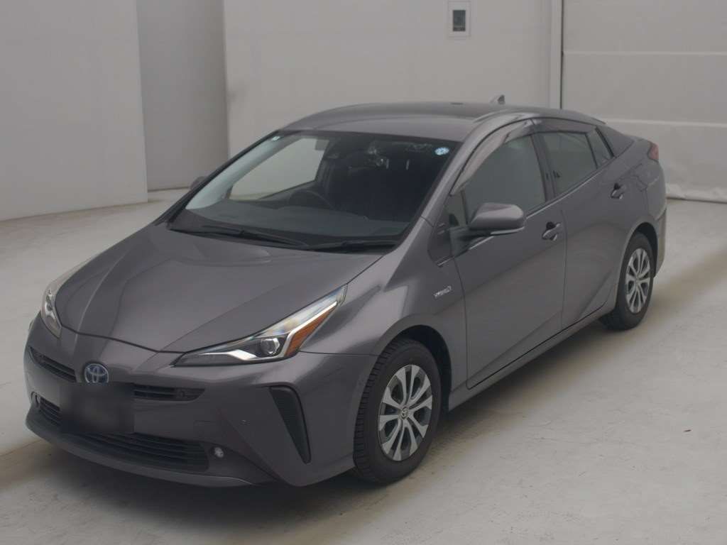 2019 Toyota Prius A 4WD Japan auction vehicle