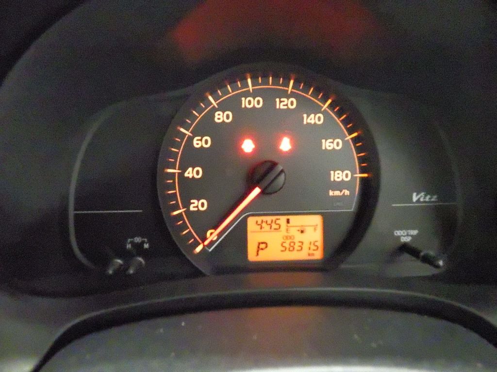 2011 Toyota ヴィッツ 5HB F auction photo 9