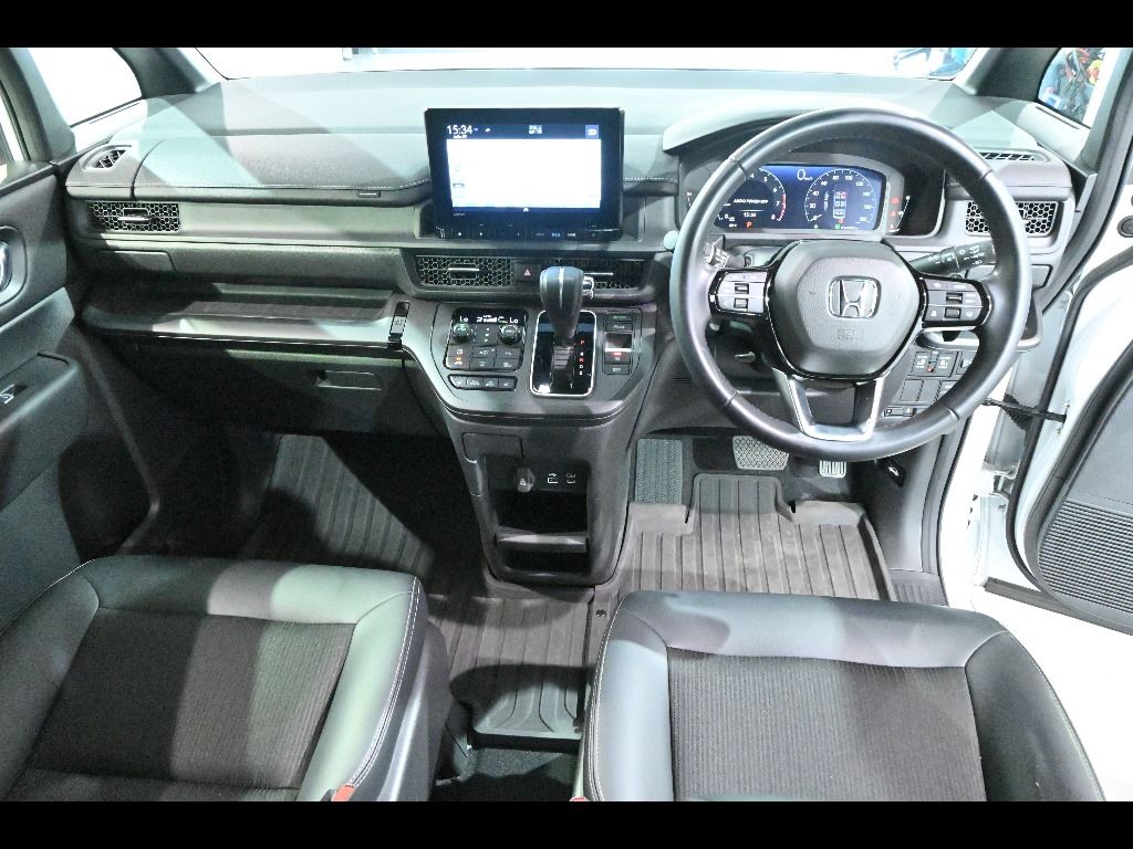 2024 Honda Stepwgn 7人 auction photo 3