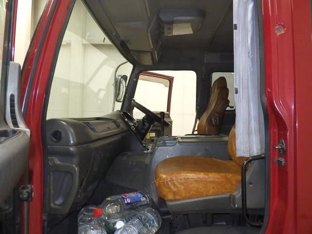 2002 Isuzu dump auction photo 8