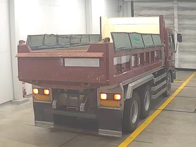 2002 Isuzu dump auction photo 2