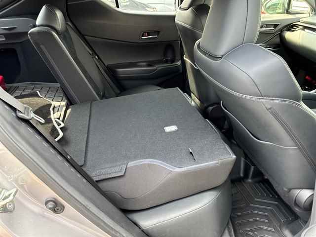2023 Toyota C-HR S-T GR Sport 4WD auction photo 7