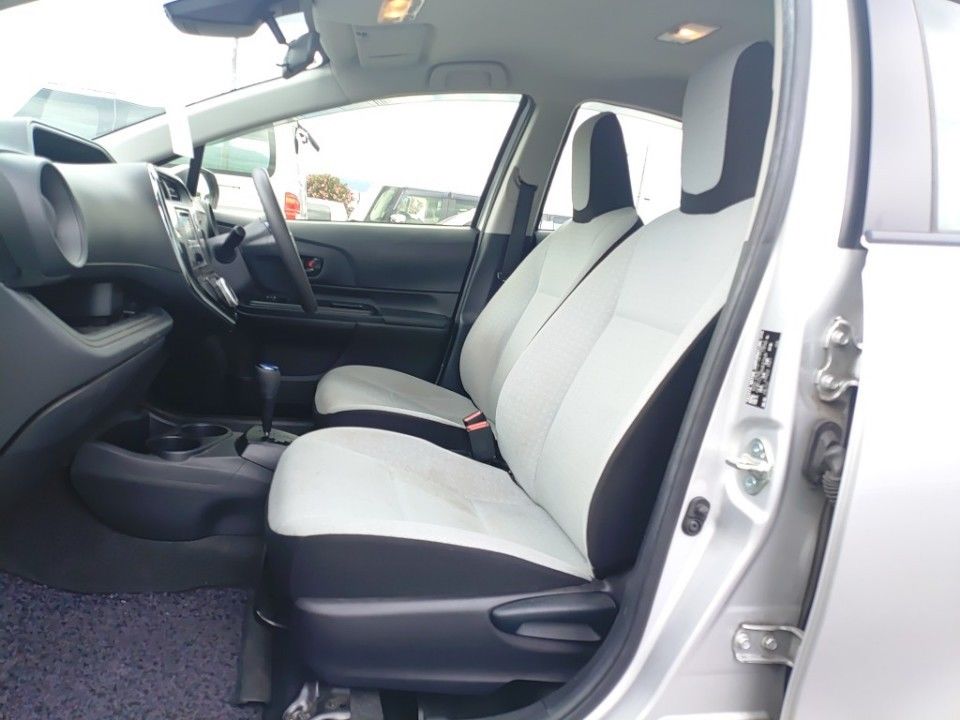 2020 Toyota Aqua auction photo 16