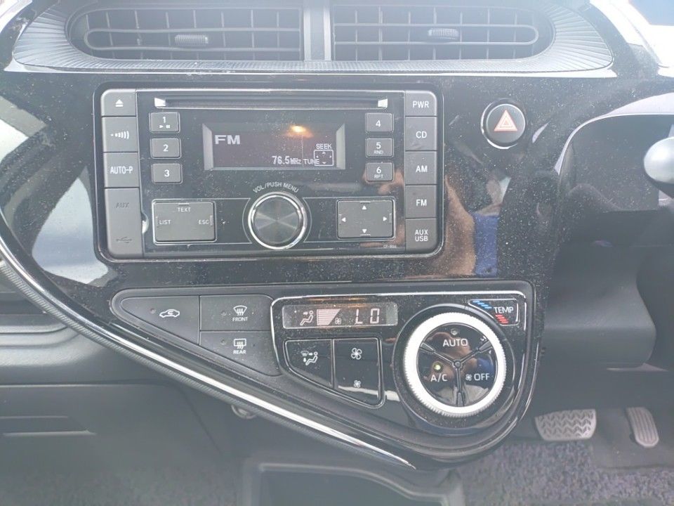 2020 Toyota Aqua auction photo 11