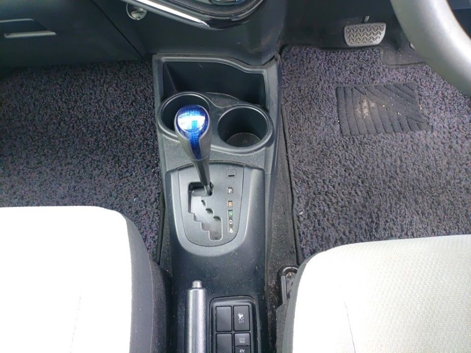 2020 Toyota Aqua auction photo 12