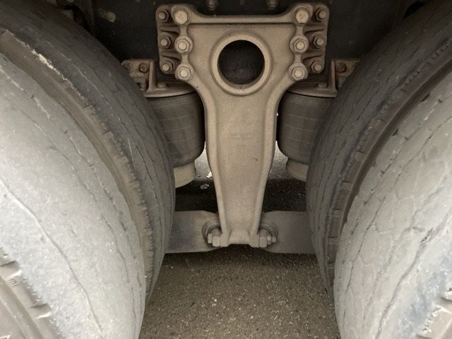 2011 Isuzu Giga Aluminum Wing auction photo 8