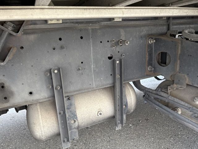2011 Isuzu Giga Aluminum Wing auction photo 15
