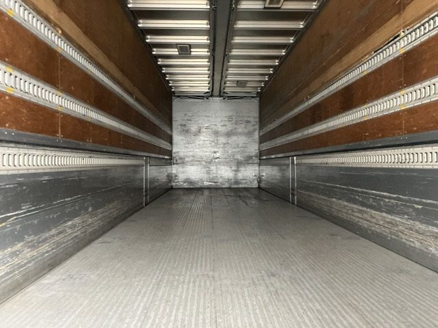 2011 Isuzu Giga Aluminum Wing auction photo 18