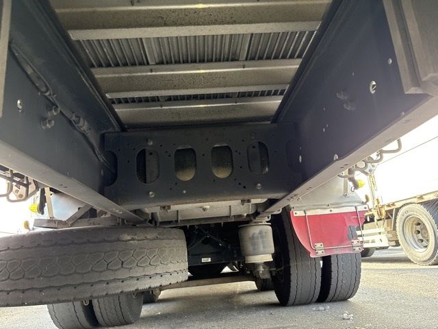 2011 Isuzu Giga Aluminum Wing auction photo 13