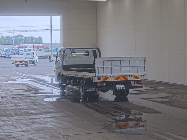 2017 Mitsubishi Fuso Canter Loader auction photo 2