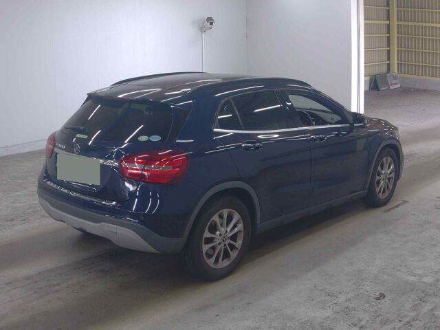 2017 Mercedes-Benz GLA-Class GLA180 auction photo 5