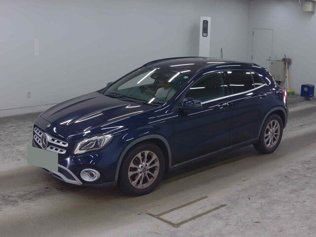 2017 Mercedes-Benz GLA-Class GLA180 auction photo 4