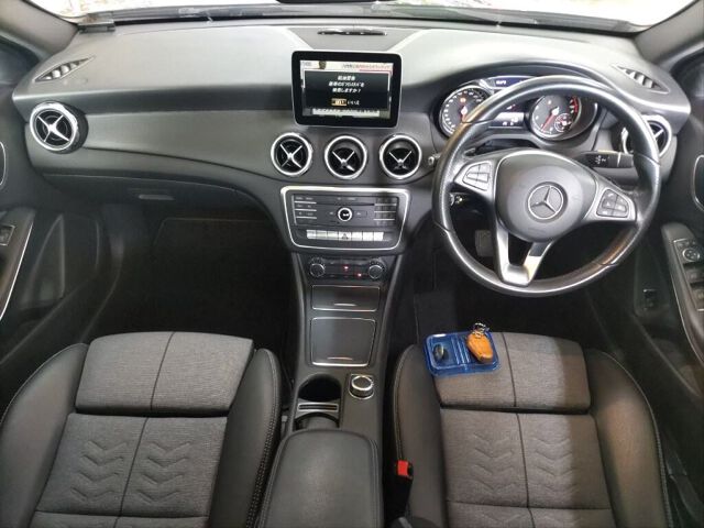 2017 Mercedes-Benz GLA-Class GLA180 auction photo 3