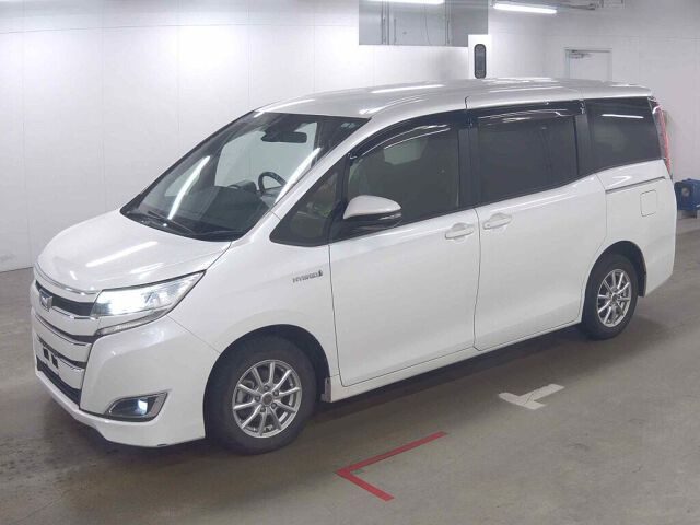 2017 Toyota Noah HV G auction photo 4