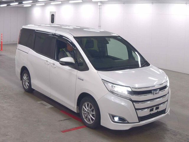 2017 Toyota Noah HV G Japan auction vehicle