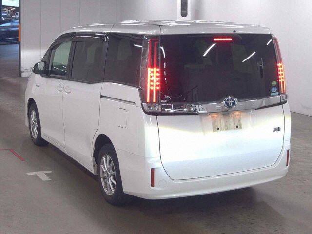 2017 Toyota Noah HV G auction photo 2