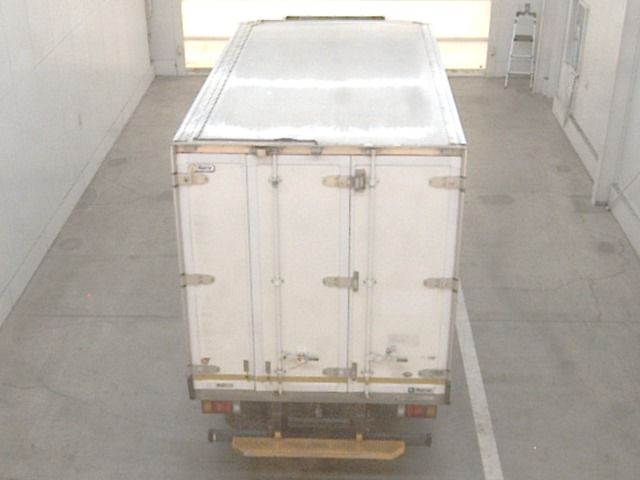 2021 Isuzu Elf Refrigerated and frozen trucks auction photo 3