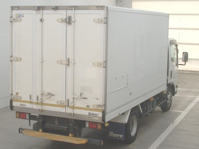 2021 Isuzu Elf Refrigerated and frozen trucks auction photo 2