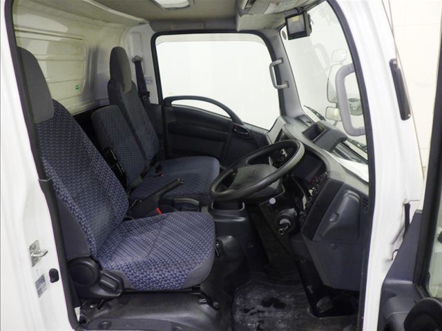 2021 Isuzu Elf Refrigerated and frozen trucks auction photo 6