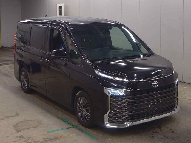 Japan Auction Vehicles 8 2023 Toyota Voxy S-G auction photo