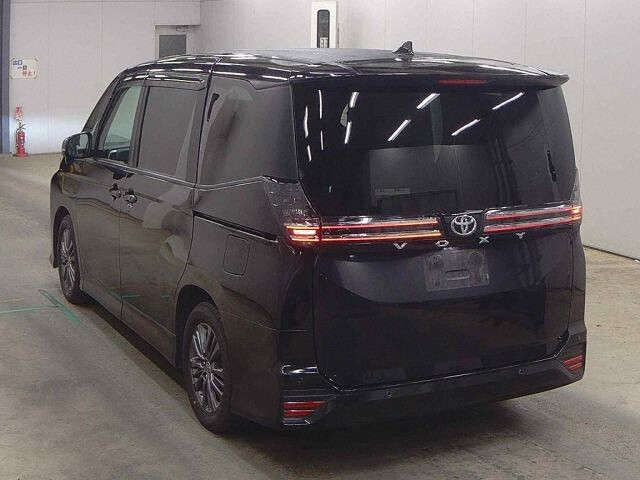 2023 Toyota Voxy S-G auction photo 2