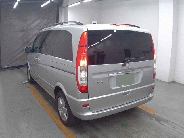 2010 Mercedes-Benz V-Class V350 Ambiente auction photo 2