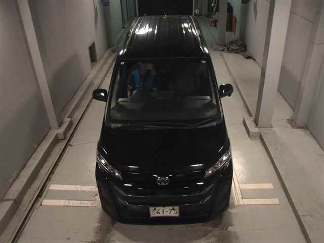 2022 Toyota Noah 4WD G auction photo 6