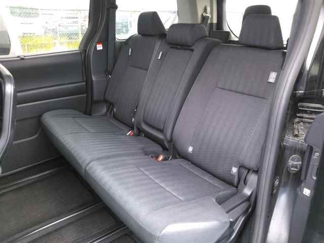2022 Toyota Noah 4WD G auction photo 9