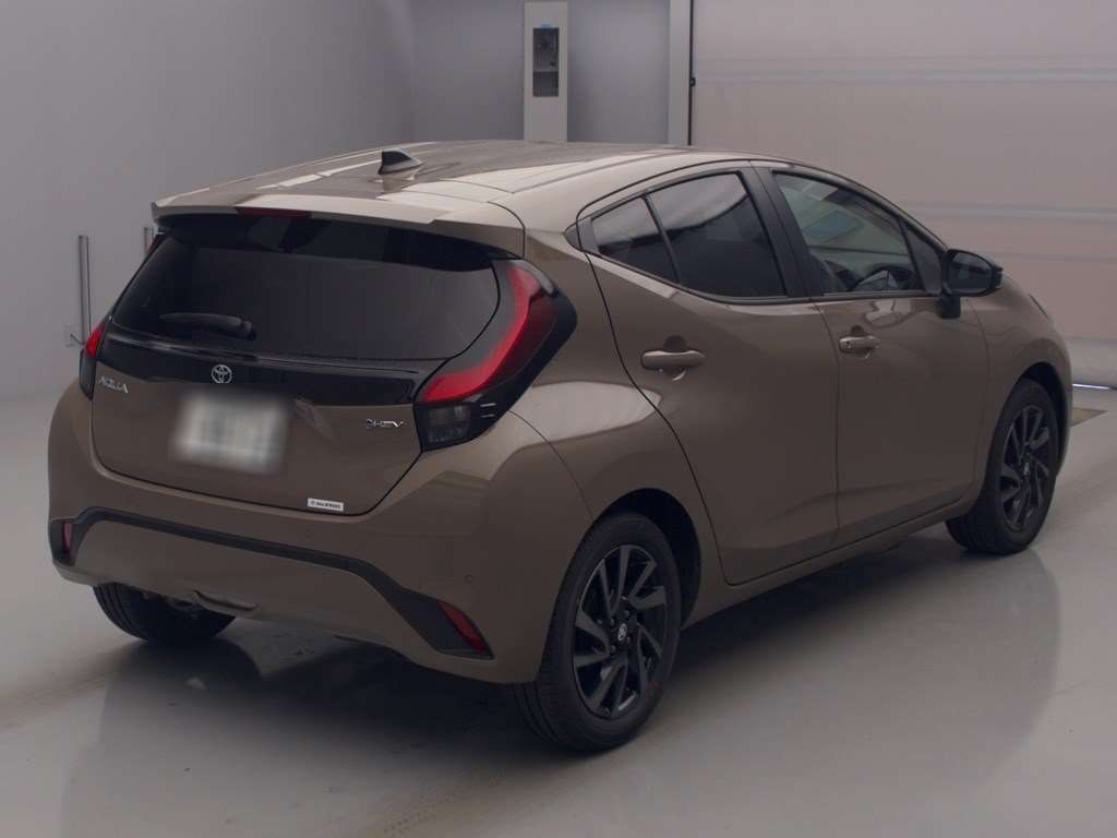 2026 Toyota Aqua Z auction photo 2