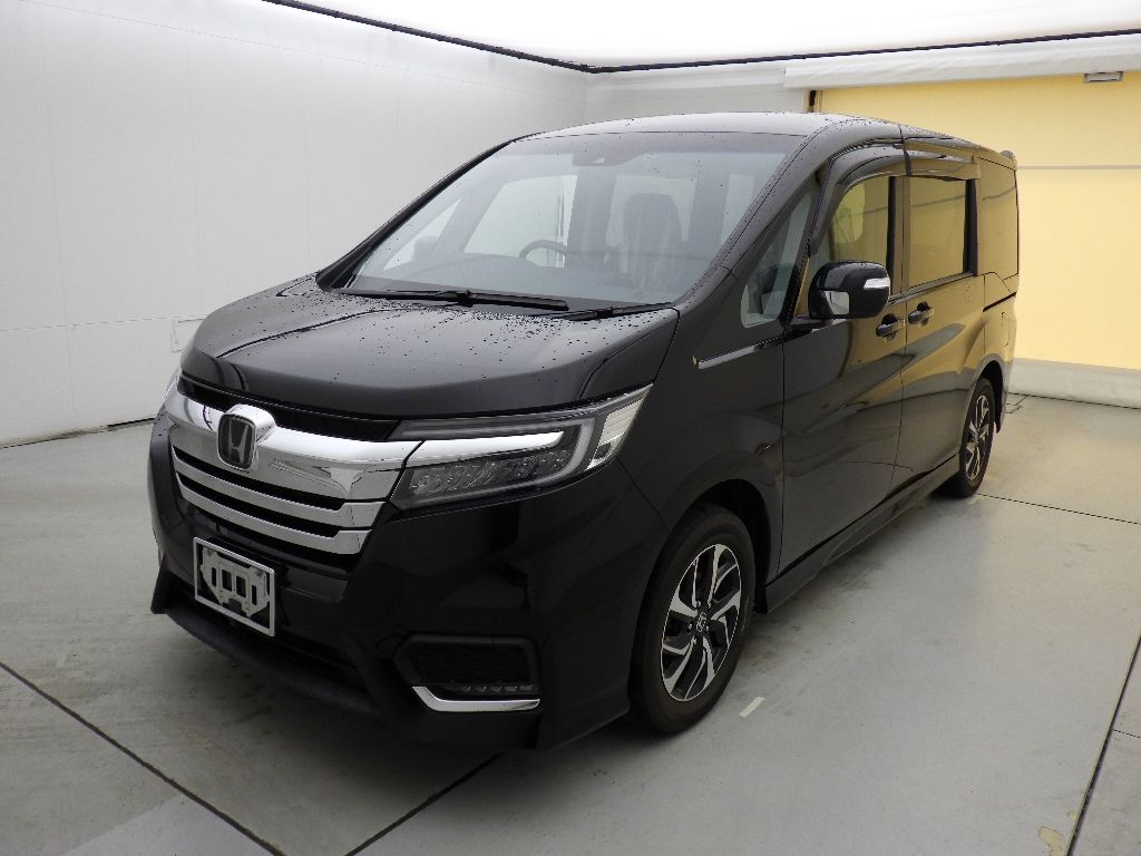 2021 Honda Stepwgn 4WD ホンダセンシング auction photo 4