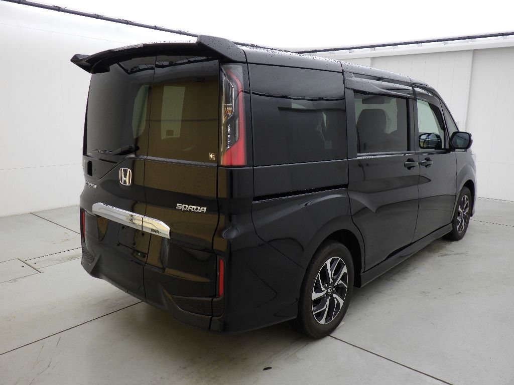 2021 Honda Stepwgn 4WD ホンダセンシング auction photo 2