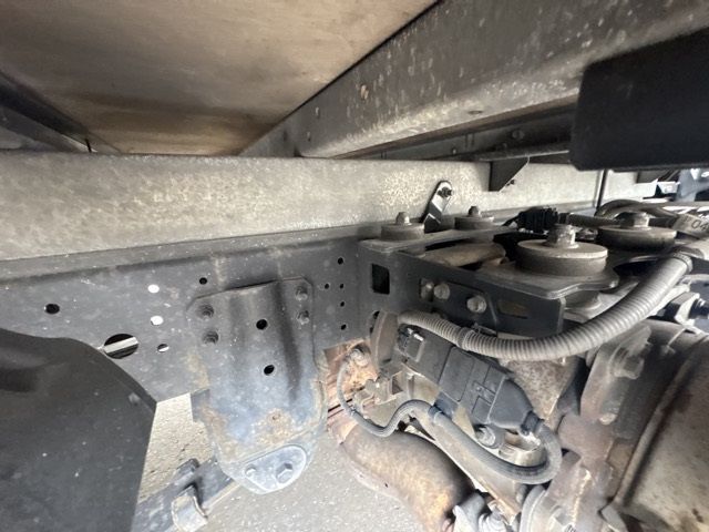 2021 Hino Dutro Aluminum van auction photo 17