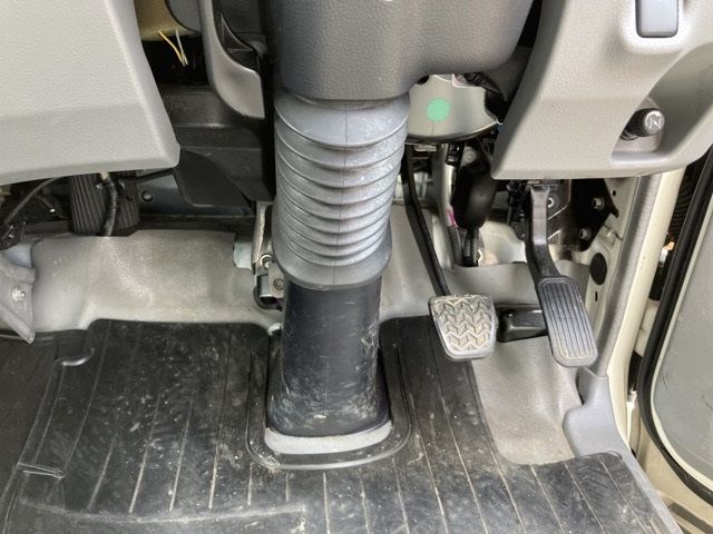 2021 Hino Dutro Aluminum van auction photo 4