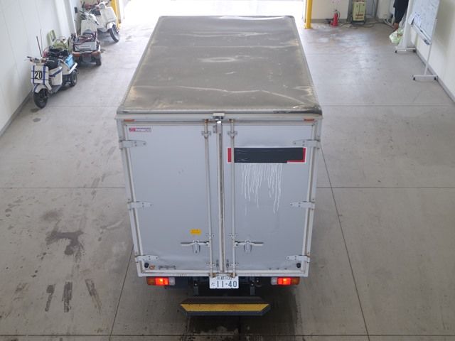 2021 Hino Dutro Aluminum van auction photo 3