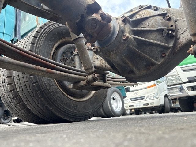 2011 Isuzu Elf シャーシ auction photo 10